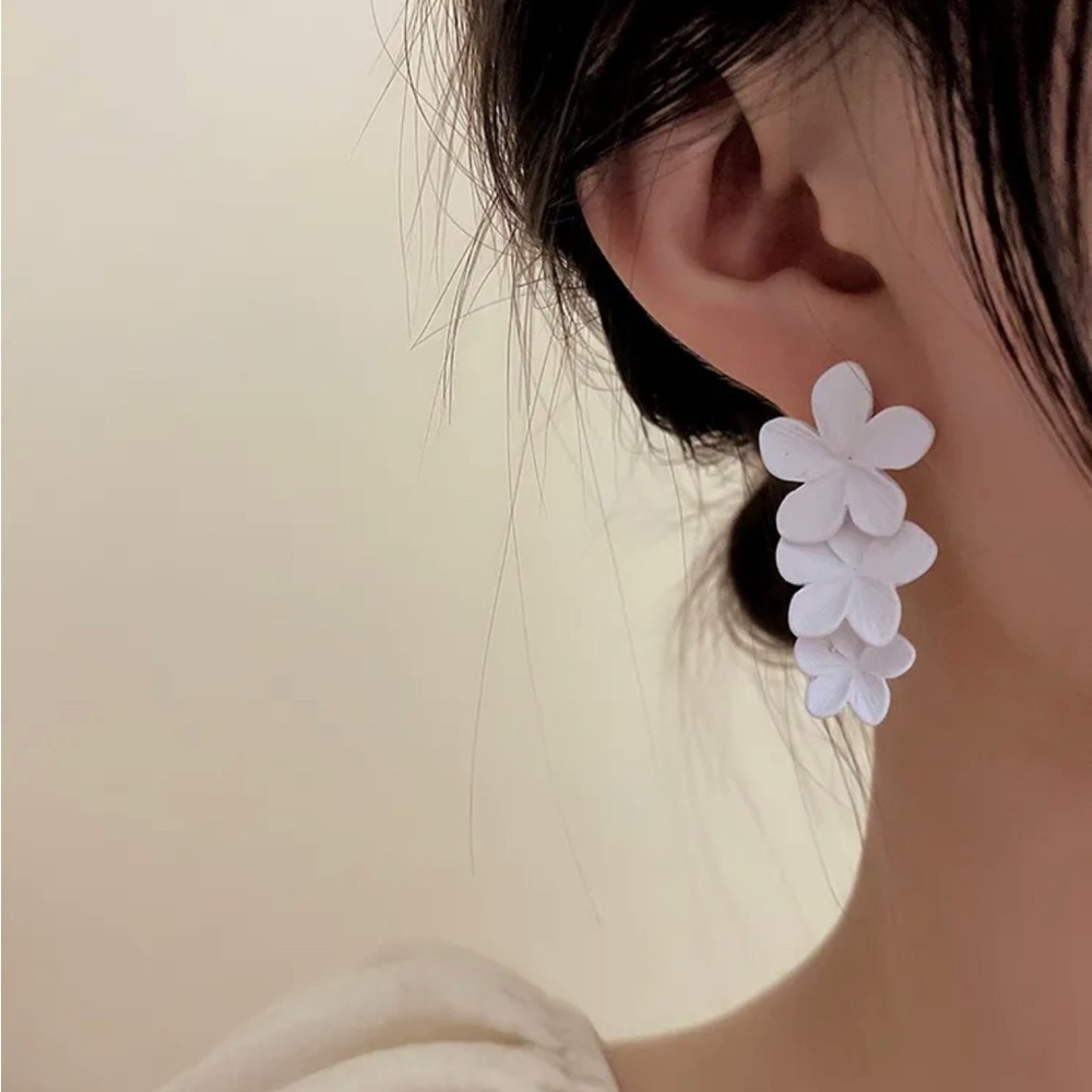 Floral drop earrings